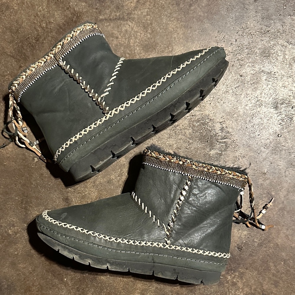 Stylish Grey Green Ankle Boots